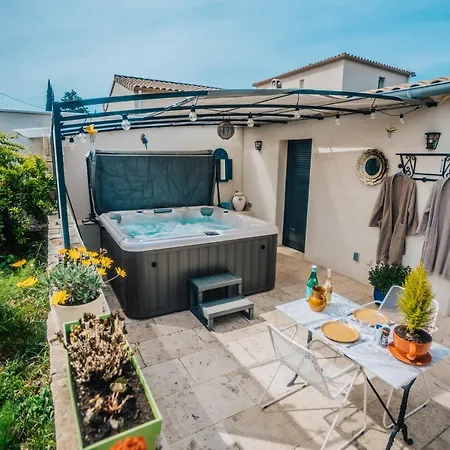 Le Titibu, Et Entre Ardeche Et Ceze Classe 5 Etoiles *
