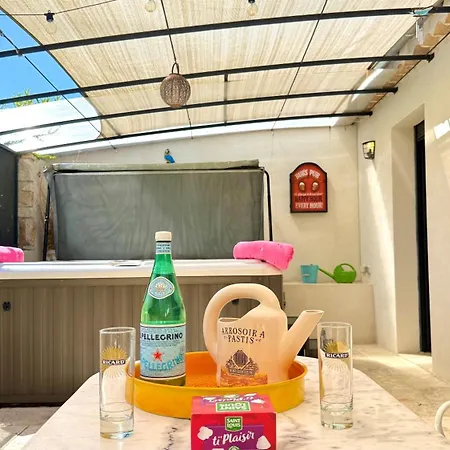 Le Titibu, Et Entre Ardeche Et Provence, Clim, Bbq, Netflix, Classe 5 Etoiles *
