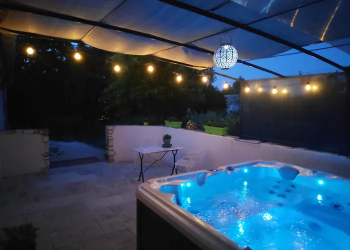 아파트 Le Titibu, Et Entre Ardeche Et Provence, Clim, Bbq, Netflix, Classe 5 Etoiles *